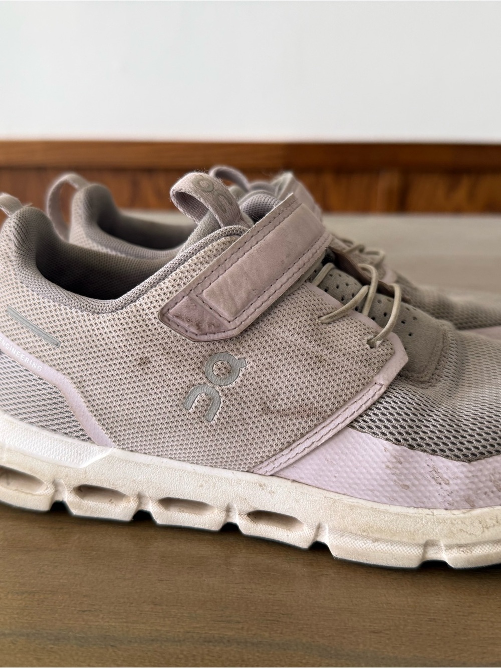 On Cloud Running Kids Sneakers in Pale Pink and White